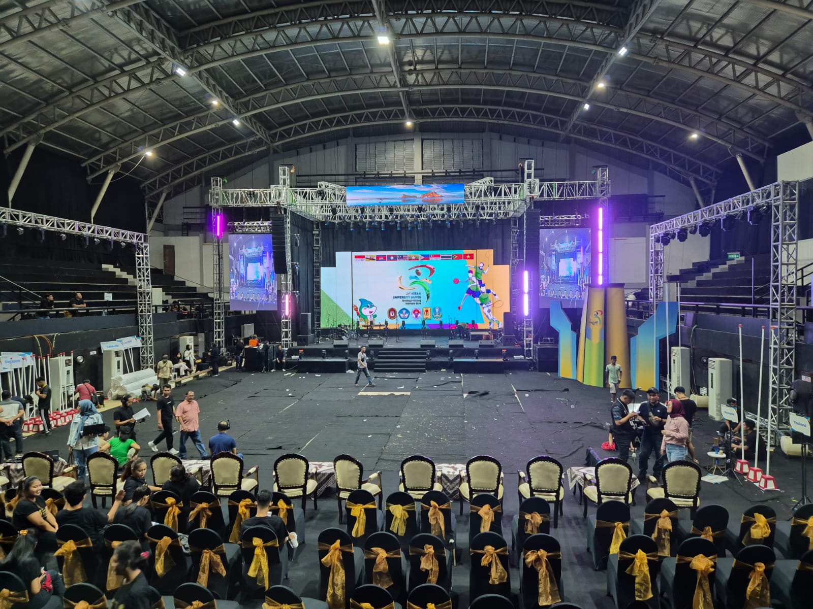 LED Screen
